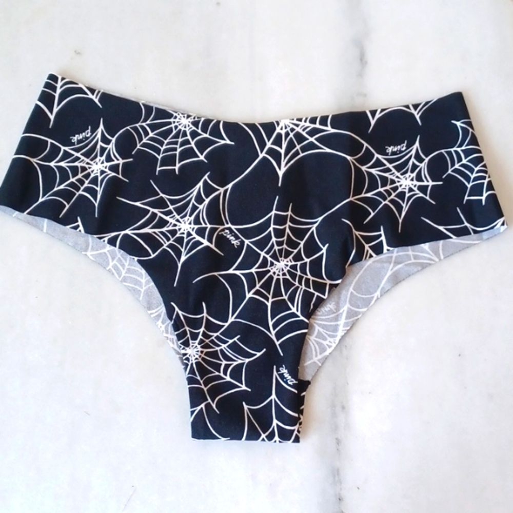 Nwt PINK VS No Show Black and White Spiderweb PANTIES size small